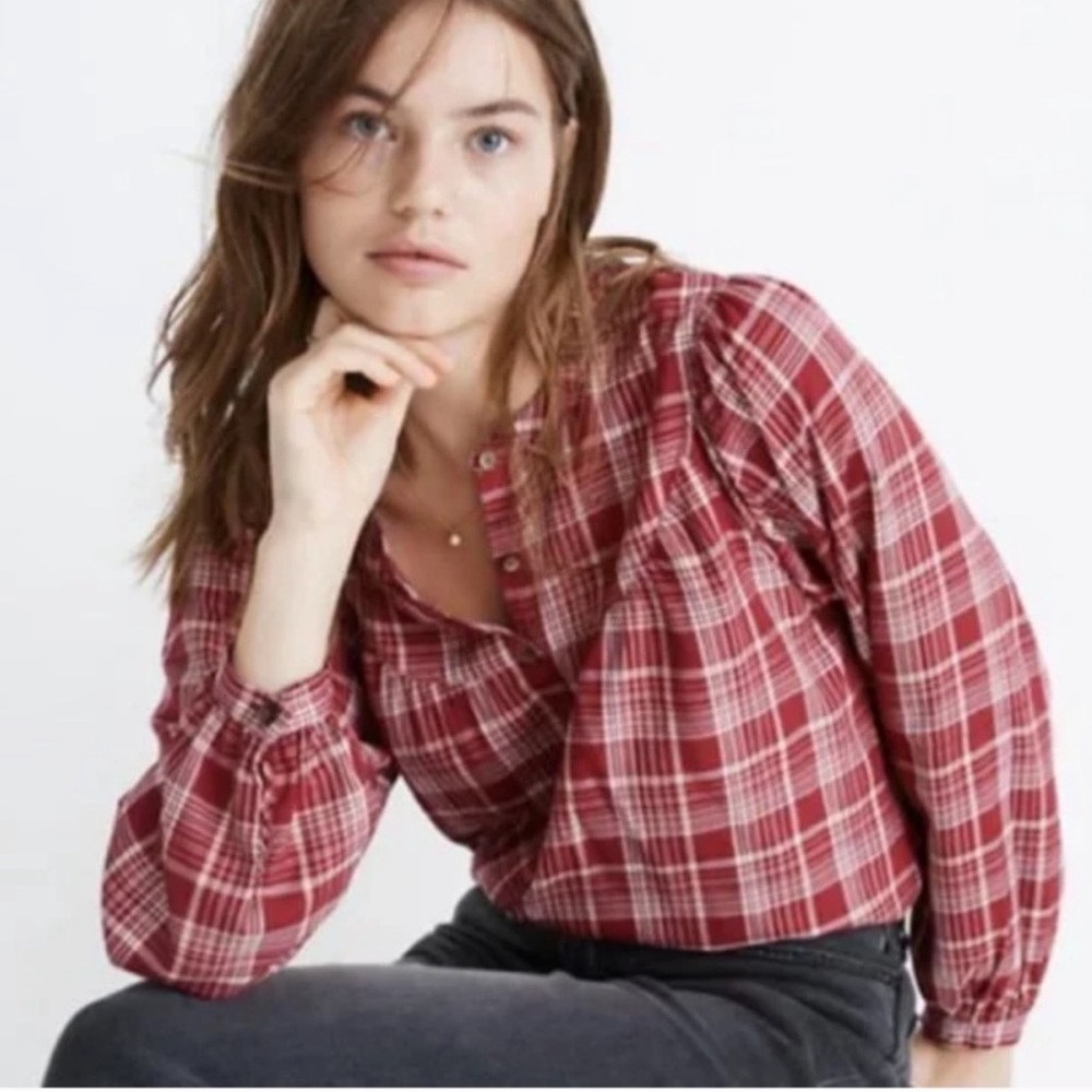 🌥️ Madewell Red Plaid Button-Down Shirt 🌥️